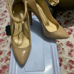 Size 5 shoe worn once